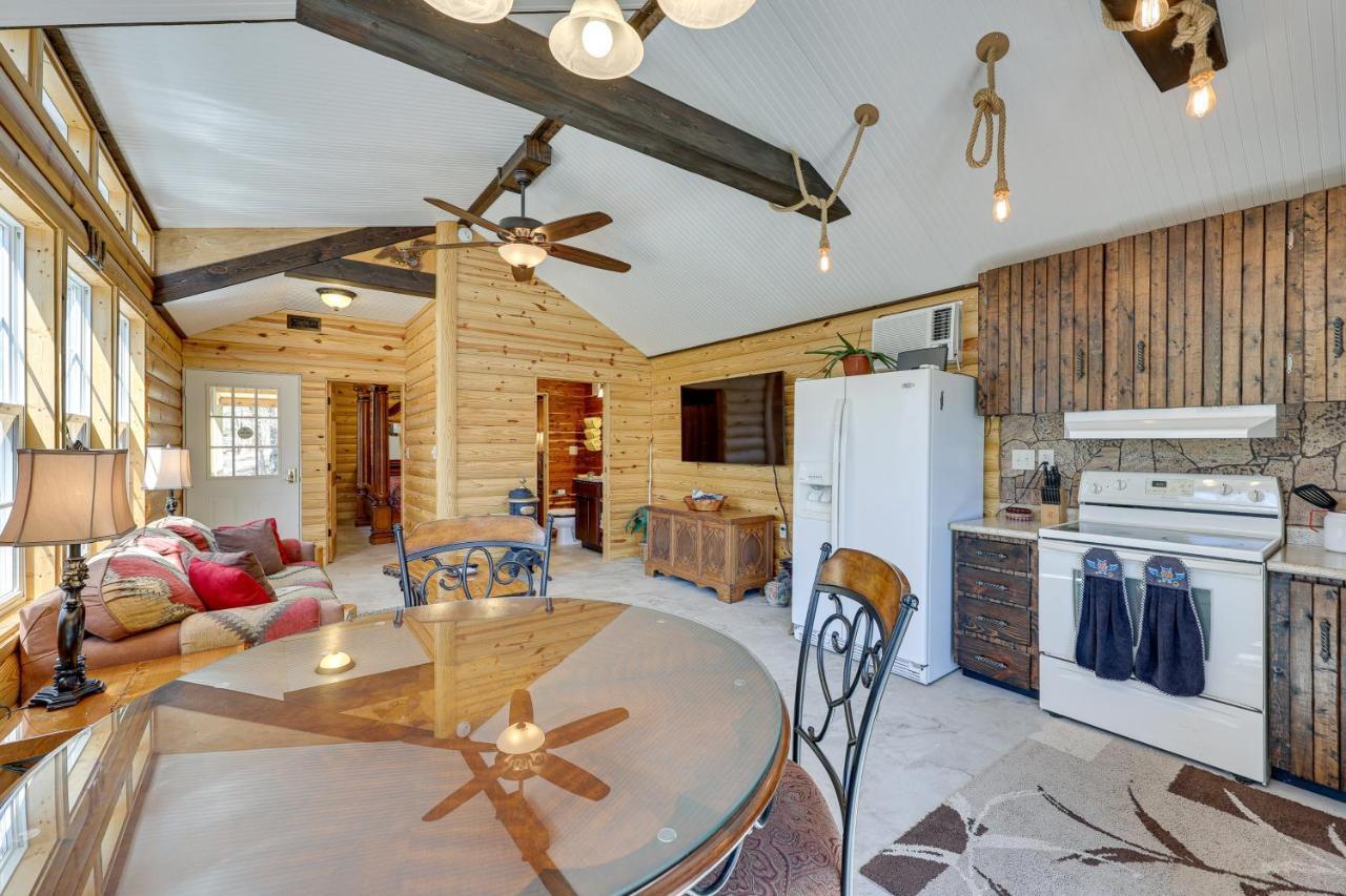 Cliffside Eureka Springs Cabin With Beaver Lake View מראה חיצוני תמונה