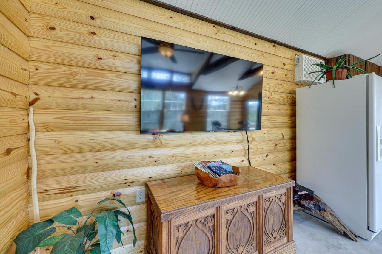 Cliffside Eureka Springs Cabin With Beaver Lake View מראה חיצוני תמונה