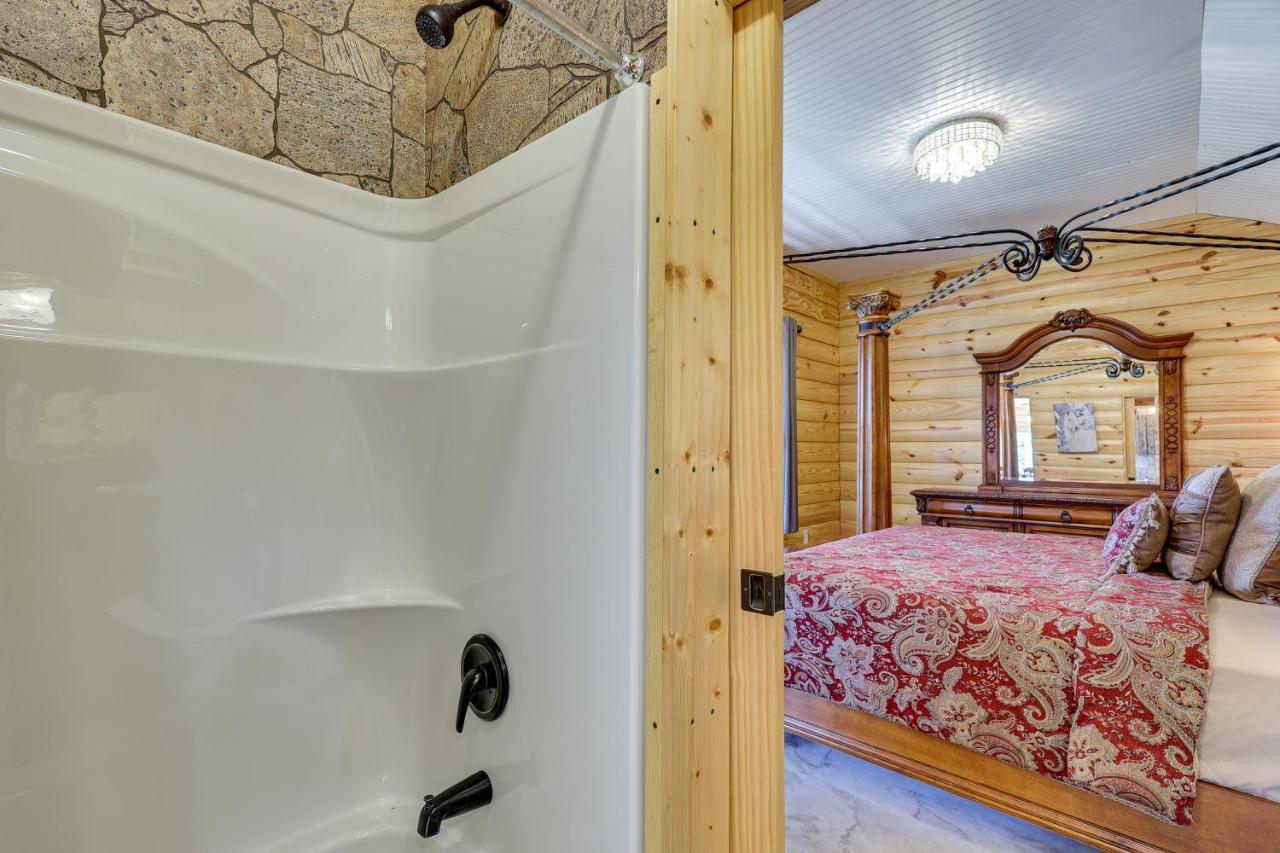 Cliffside Eureka Springs Cabin With Beaver Lake View מראה חיצוני תמונה