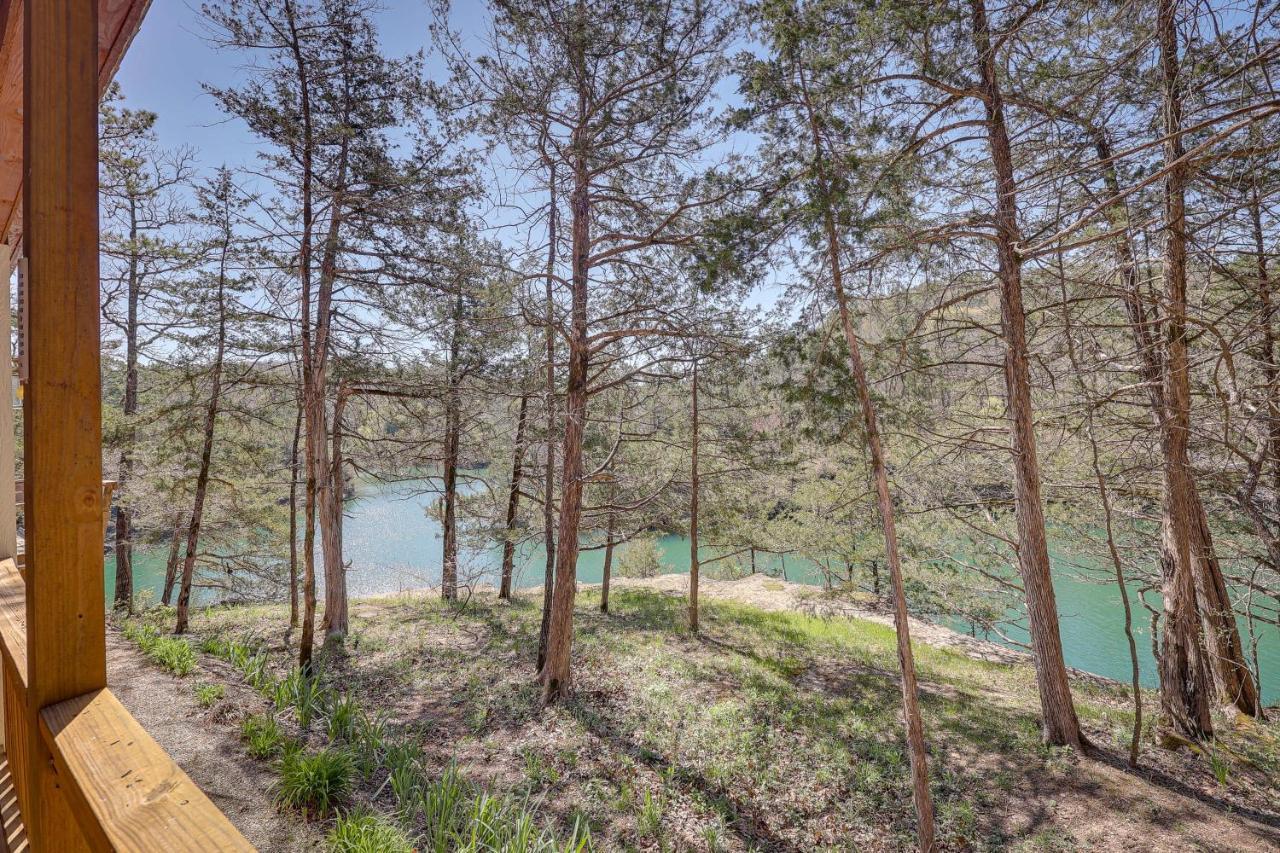 Cliffside Eureka Springs Cabin With Beaver Lake View מראה חיצוני תמונה